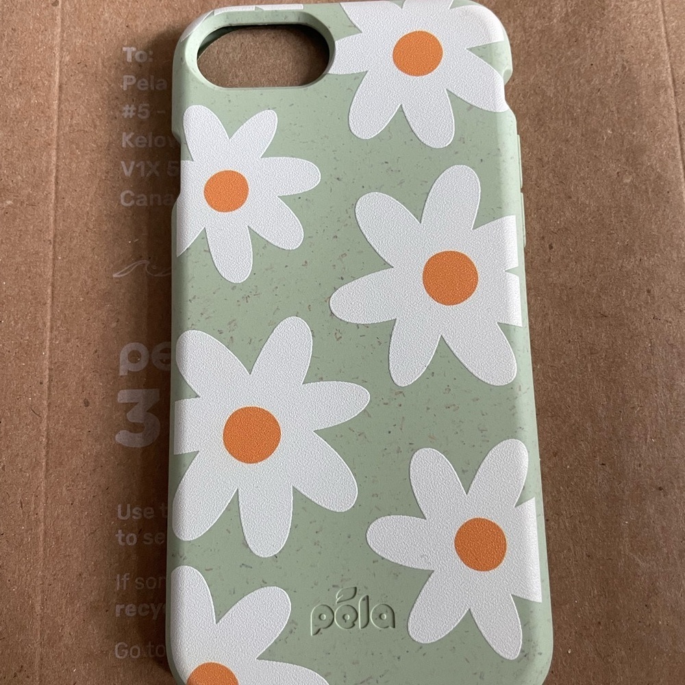 Pela iPhone SE 2020/2022 case NWT